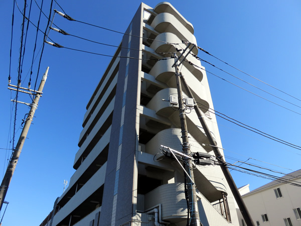 ファーストクラス市ヶ尾の外観