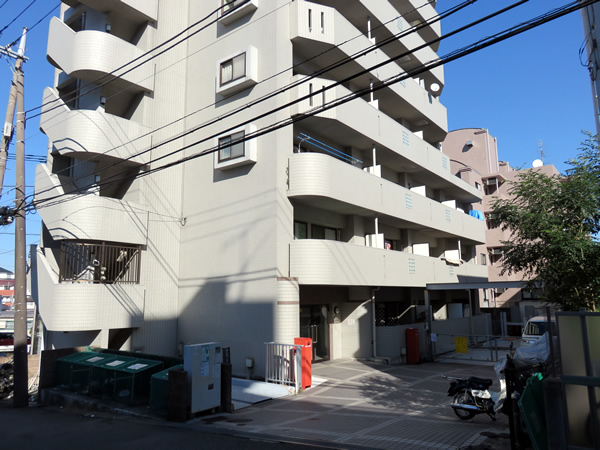 ファーストクラス市ヶ尾の外観