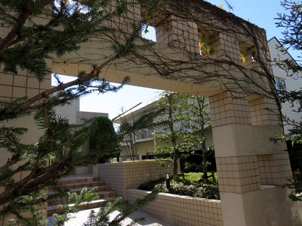 モンプラース市が尾の外観