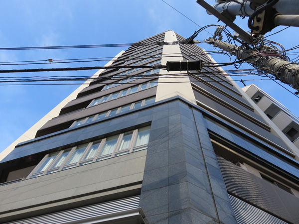 ライオンズ東京根岸グランフォートの外観