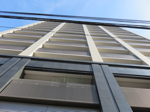 ライオンズ東京根岸グランフォートの外観