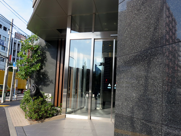 ライオンズ東京根岸グランフォートの外観