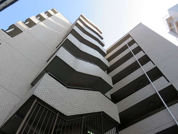 エヴェナール二子新地の外観