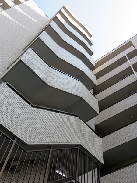 エヴェナール二子新地の外観