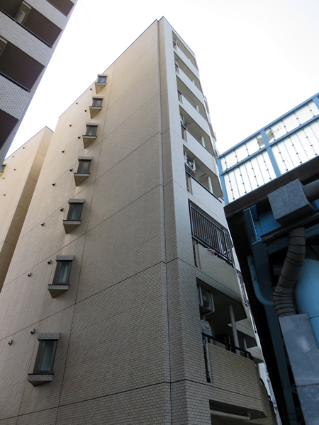 エヴェナール二子新地の外観