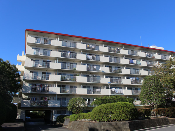 保土ヶ谷ファミールハイツ3号棟の外観