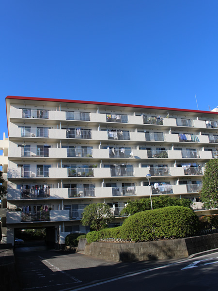 保土ヶ谷ファミールハイツ3号棟の外観