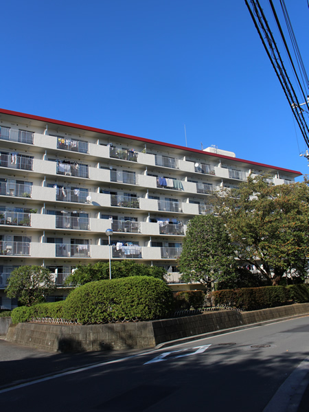 保土ヶ谷ファミールハイツ3号棟の外観