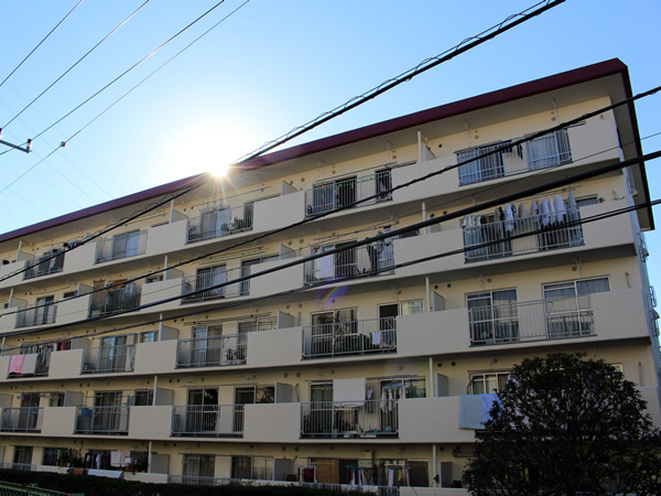 保土ヶ谷ファミールハイツ2号棟の外観