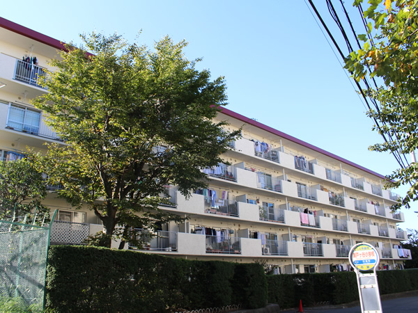 保土ヶ谷ファミールハイツ2号棟の外観