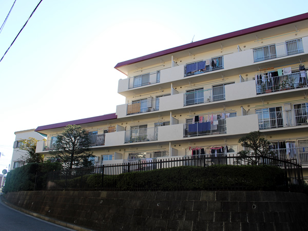 保土ヶ谷ファミールハイツ1号棟の外観