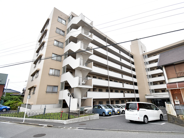 習志野台マンションの外観