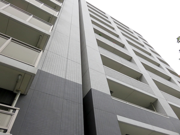 ライフレビュー横濱関内スクエア2の外観