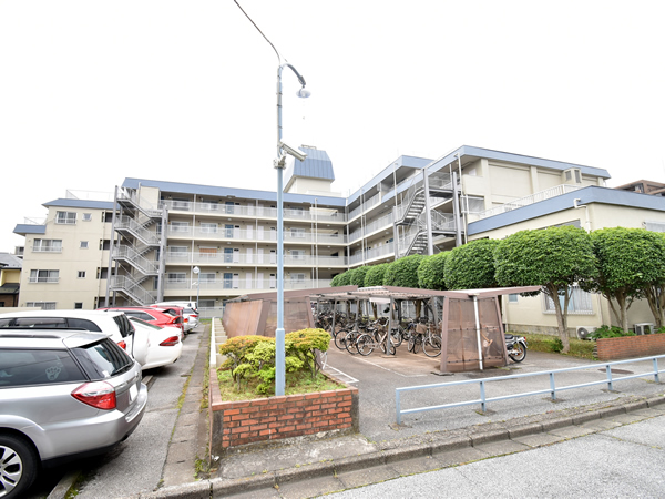習志野台スカイハイツの外観