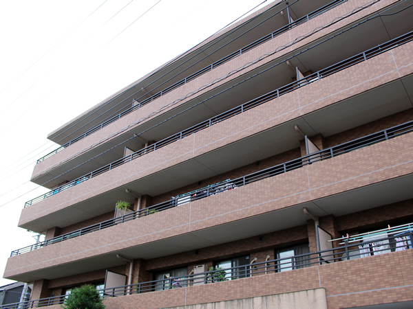 コスモ保土ヶ谷パークフォルムの外観