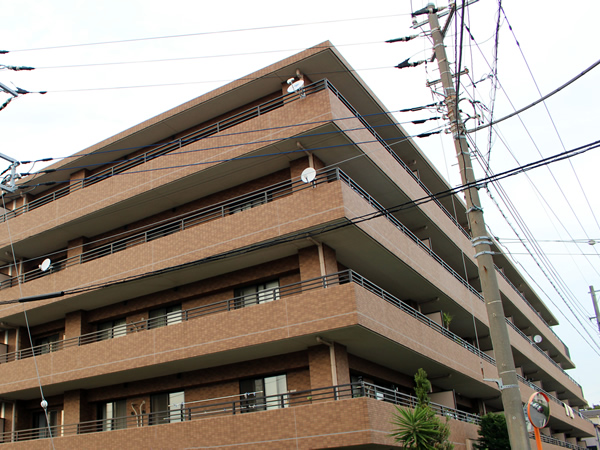 コスモ保土ヶ谷パークフォルムの外観