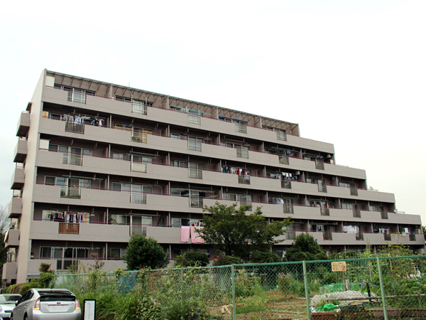 保土ヶ谷パークハイツ3号棟の外観