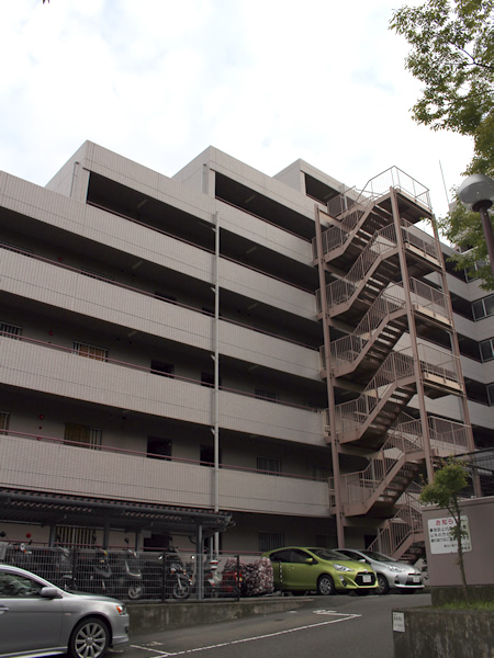 保土ヶ谷パークハイツ3号棟の外観