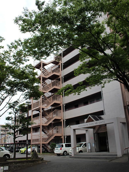 保土ヶ谷パークハイツ3号棟の外観