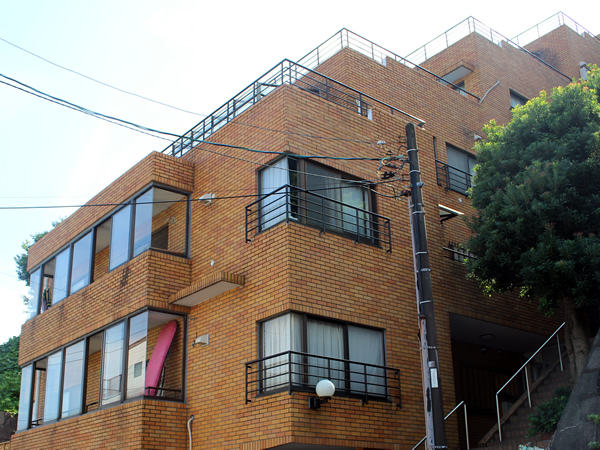 永田町タウンハウスの外観