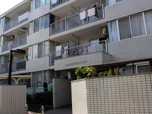 横浜永田町サンハイツの外観