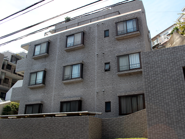 ニックアーバンヒル井土ヶ谷レフトウイングの外観