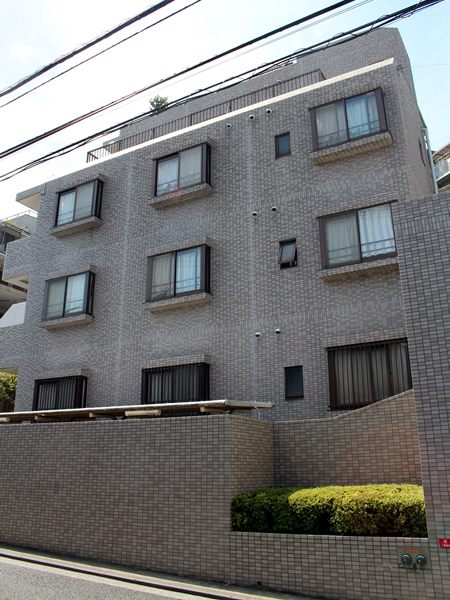 ニックアーバンヒル井土ヶ谷レフトウイングの外観