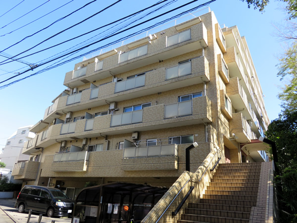 サンビューハイツ市ヶ尾の外観