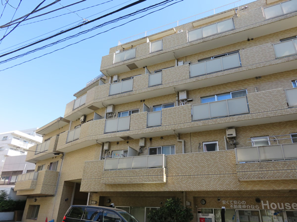 サンビューハイツ市ヶ尾の外観