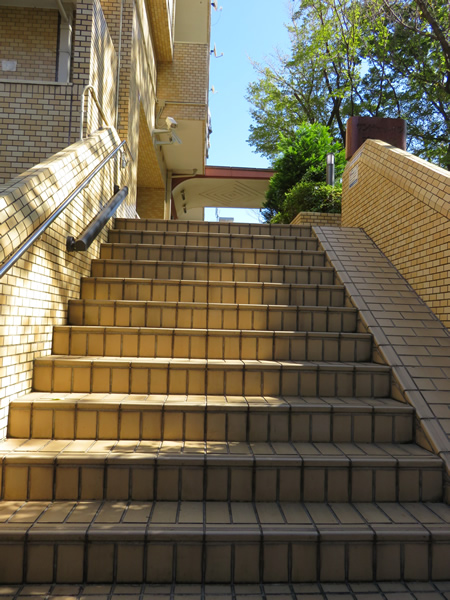 サンビューハイツ市ヶ尾の外観