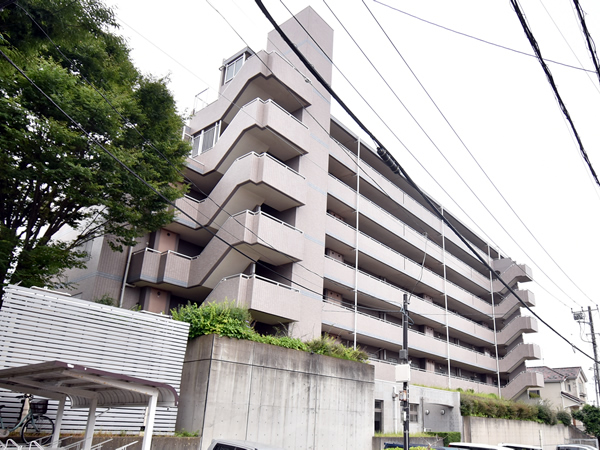 ペルル薬園台の外観