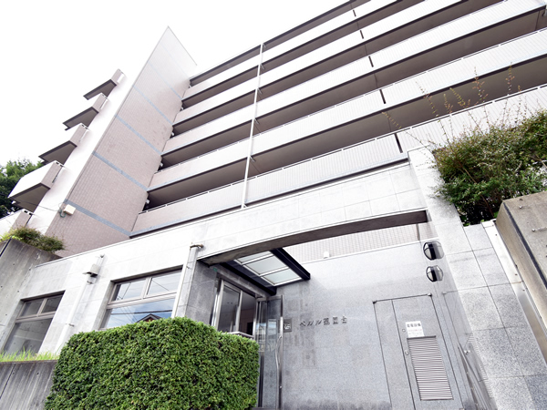 ペルル薬園台の外観