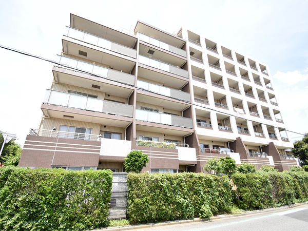 プライヴェル東中山の外観