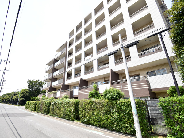 プライヴェル東中山の外観