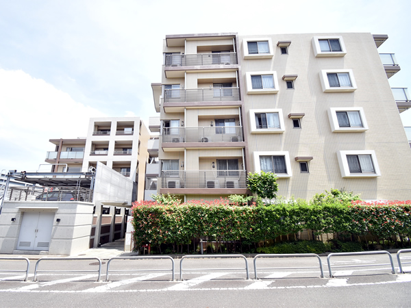 プライヴェル東中山の外観