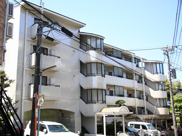 コルネージュ宮前の外観