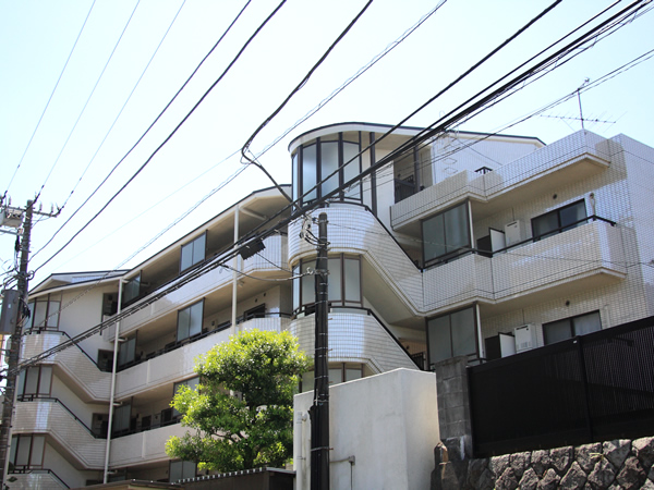 コルネージュ宮前の外観