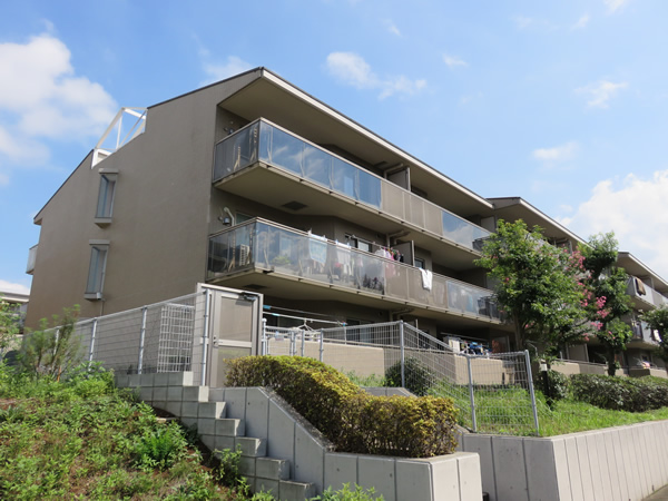 リリファつきみ野４号棟の外観