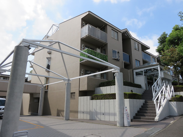 リリファつきみ野２号棟の外観