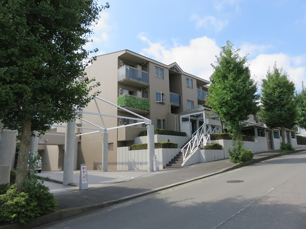 リリファつきみ野２号棟の外観