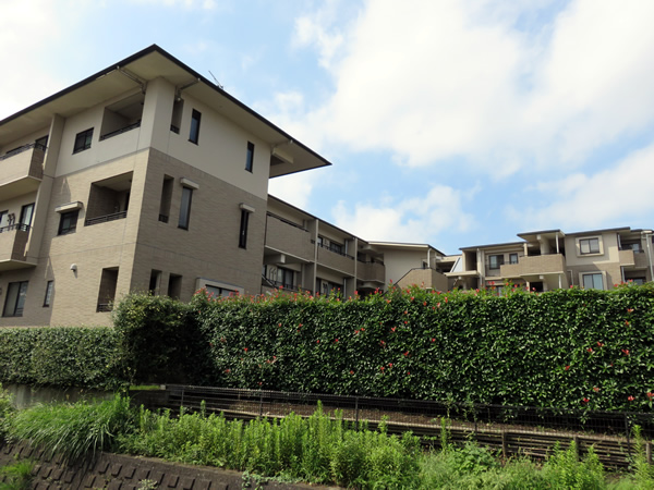 つきみ野パークホームズ2番館の外観