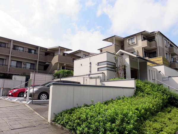 つきみ野パークホームズ2番館の外観