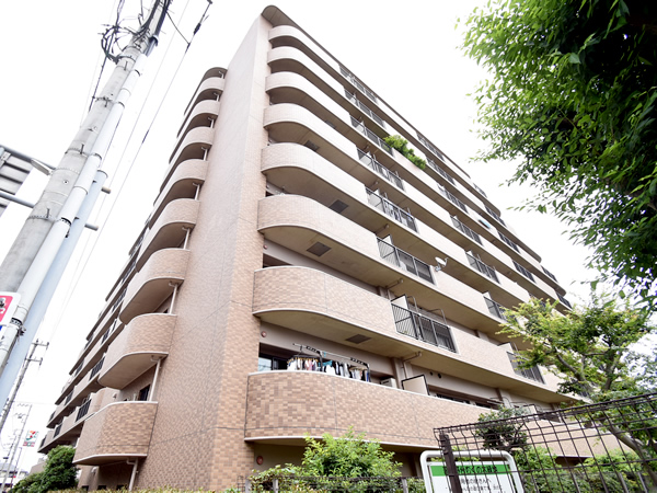 ネオハイツ船橋薬円台公園の外観