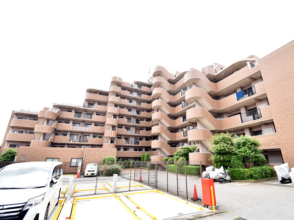 ネオハイツ船橋薬円台公園の外観