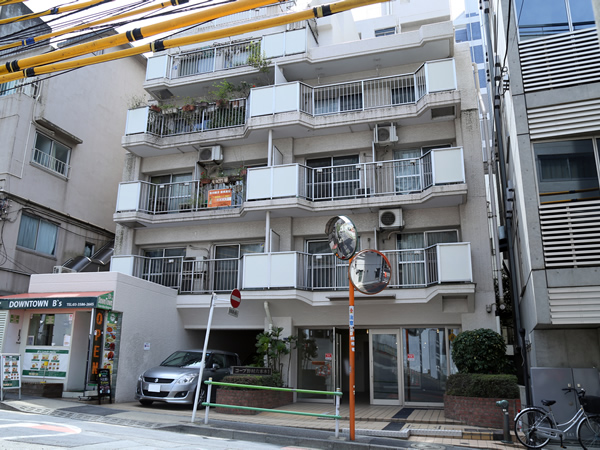 コープ野村六本木1の外観