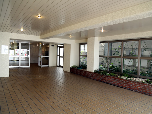 コープ野村六本木1の外観