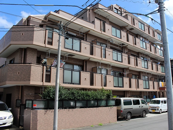 ドメス登戸新町の外観