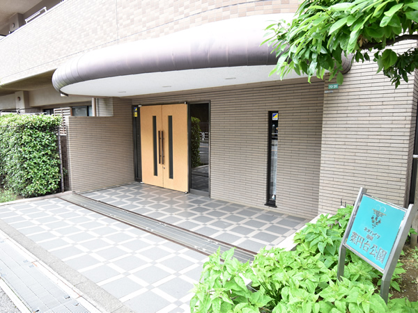 ネオハイツ船橋薬円台公園の外観