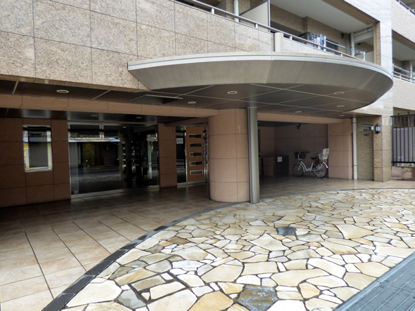 アルス鶴間の外観