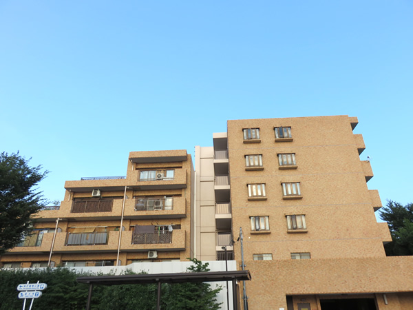 ハイラーク深大寺の外観